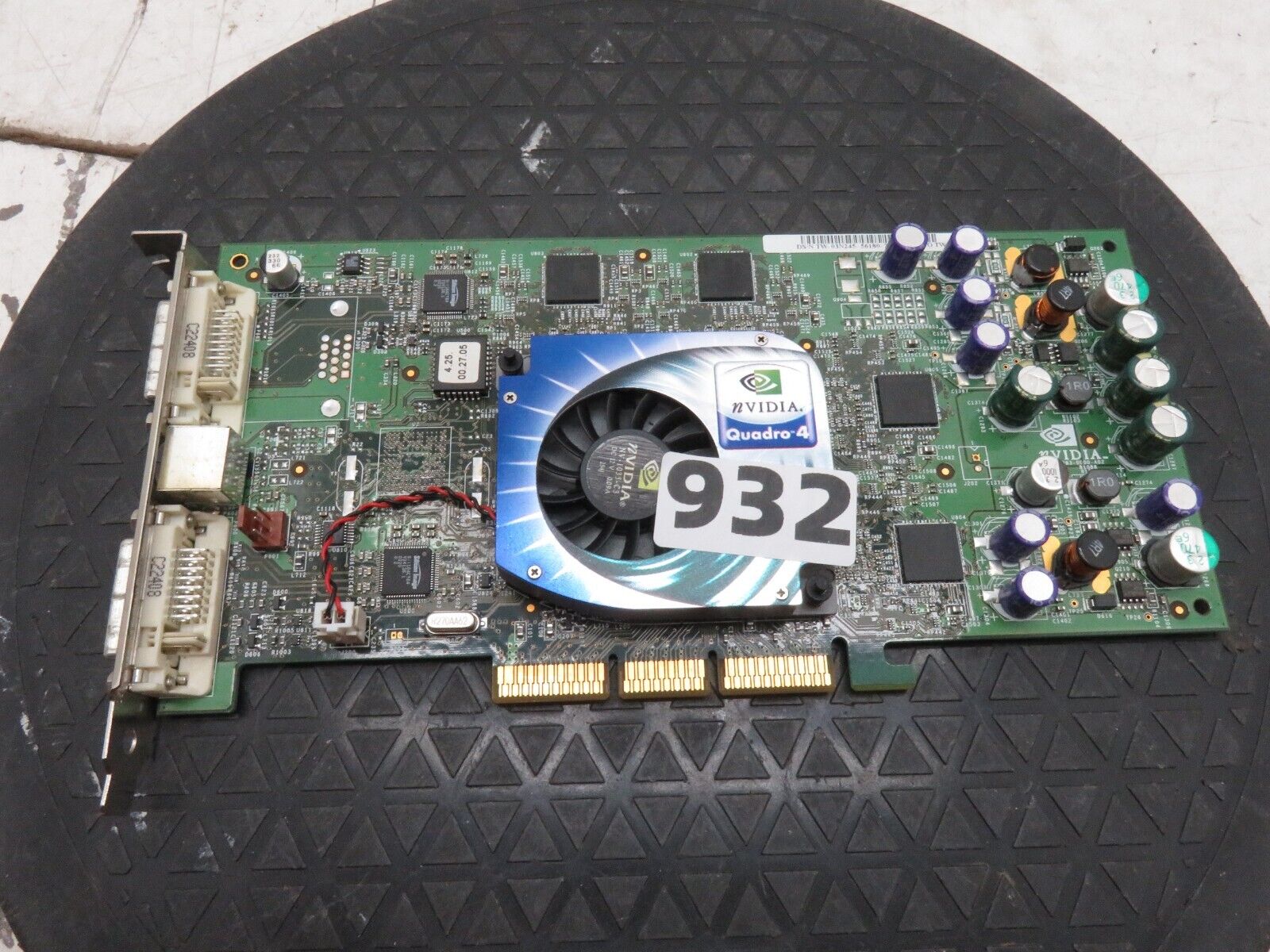 Nvidia Quadro 4 900 XGL P83 180-10083-0000-A02 AGP Video Graphics Card