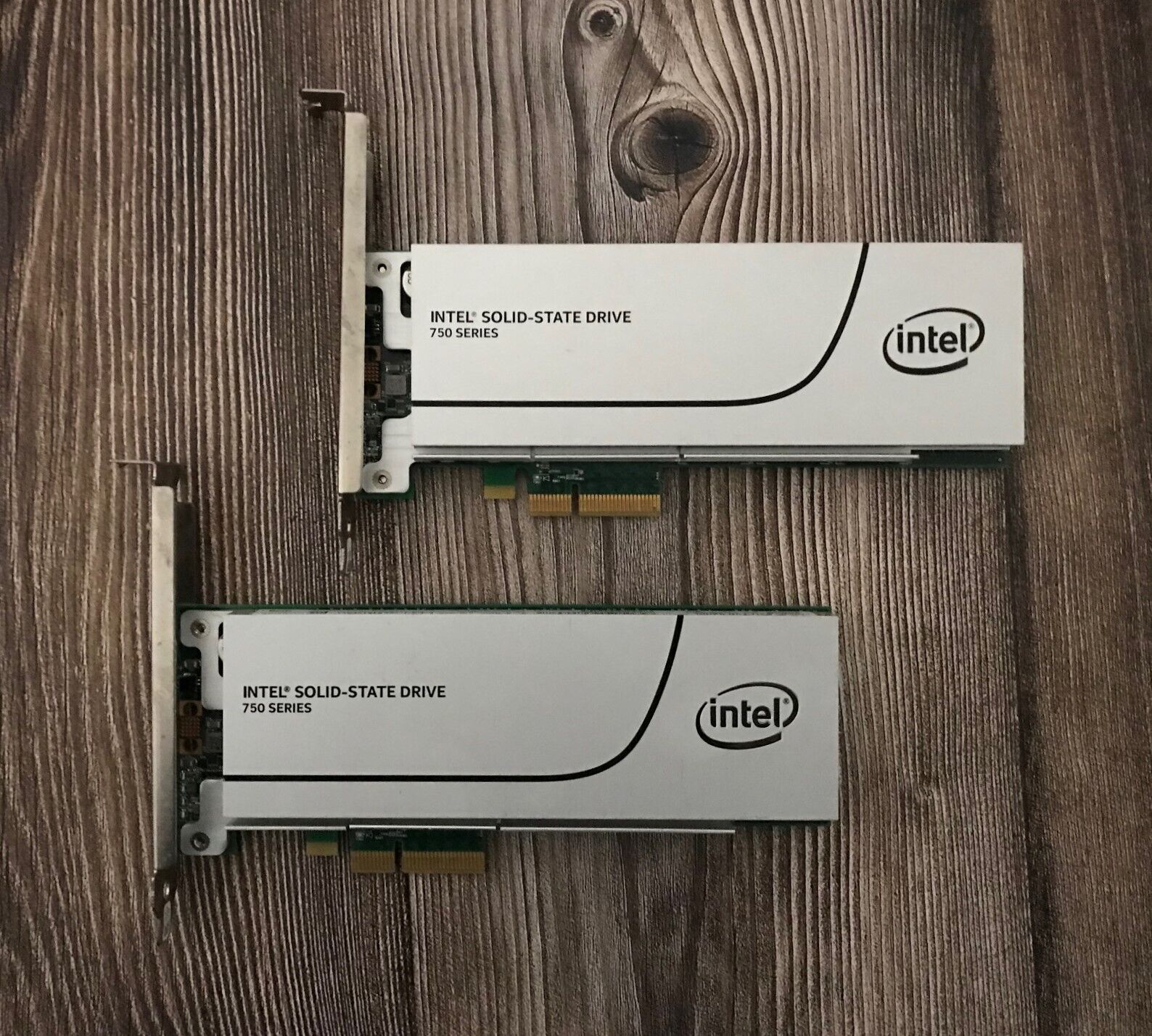 Lot of 2 - SSDPEDMW400G4 - Intel 750 Series 400GB MLC PCI Express 3.0 x4 NVMe
