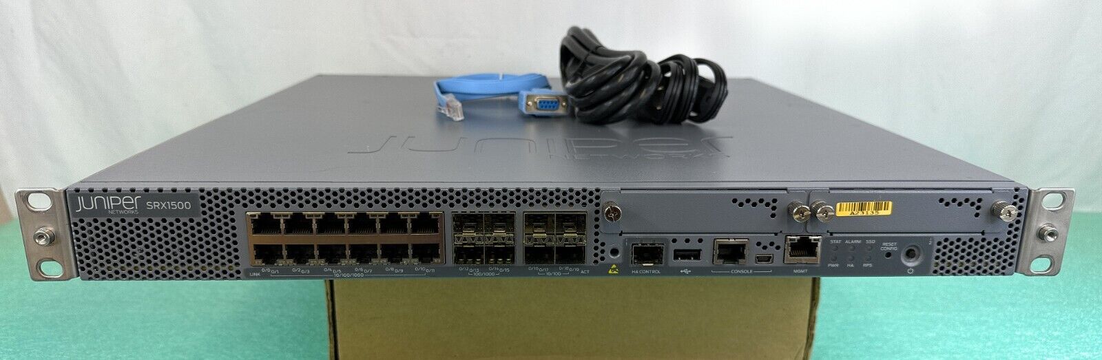 Juniper SRX1500-SYS-JE-AC 16x1G, 4x10G SFP+ On-Board Ports, DUAL AC PSU NO SSD