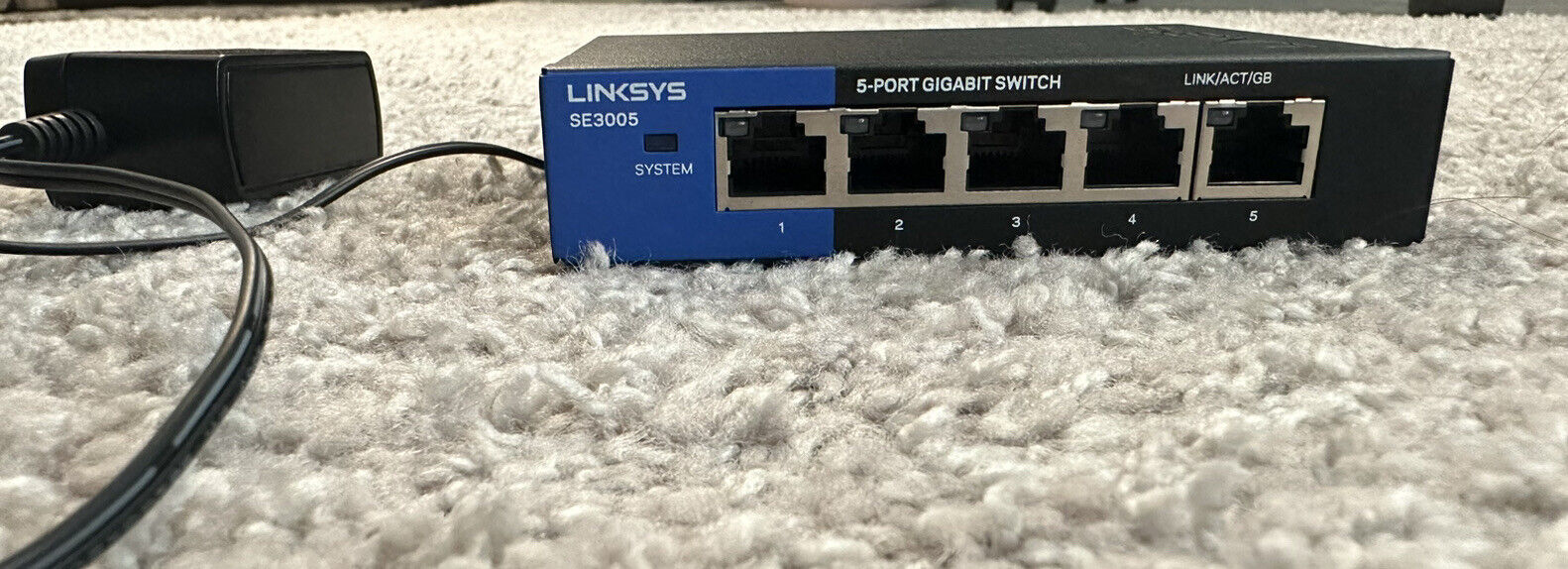 Linksys SE3005 V2 5-port Gigabit Ethernet Switch-USED