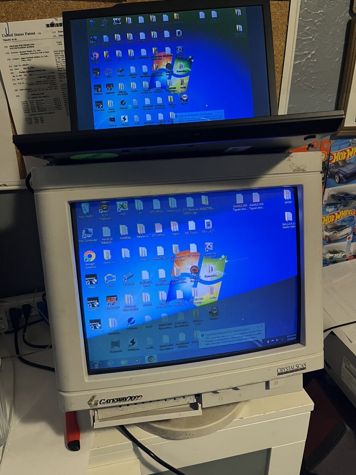 old vintage gateway 2000 monitor tested and working decent condition vga only