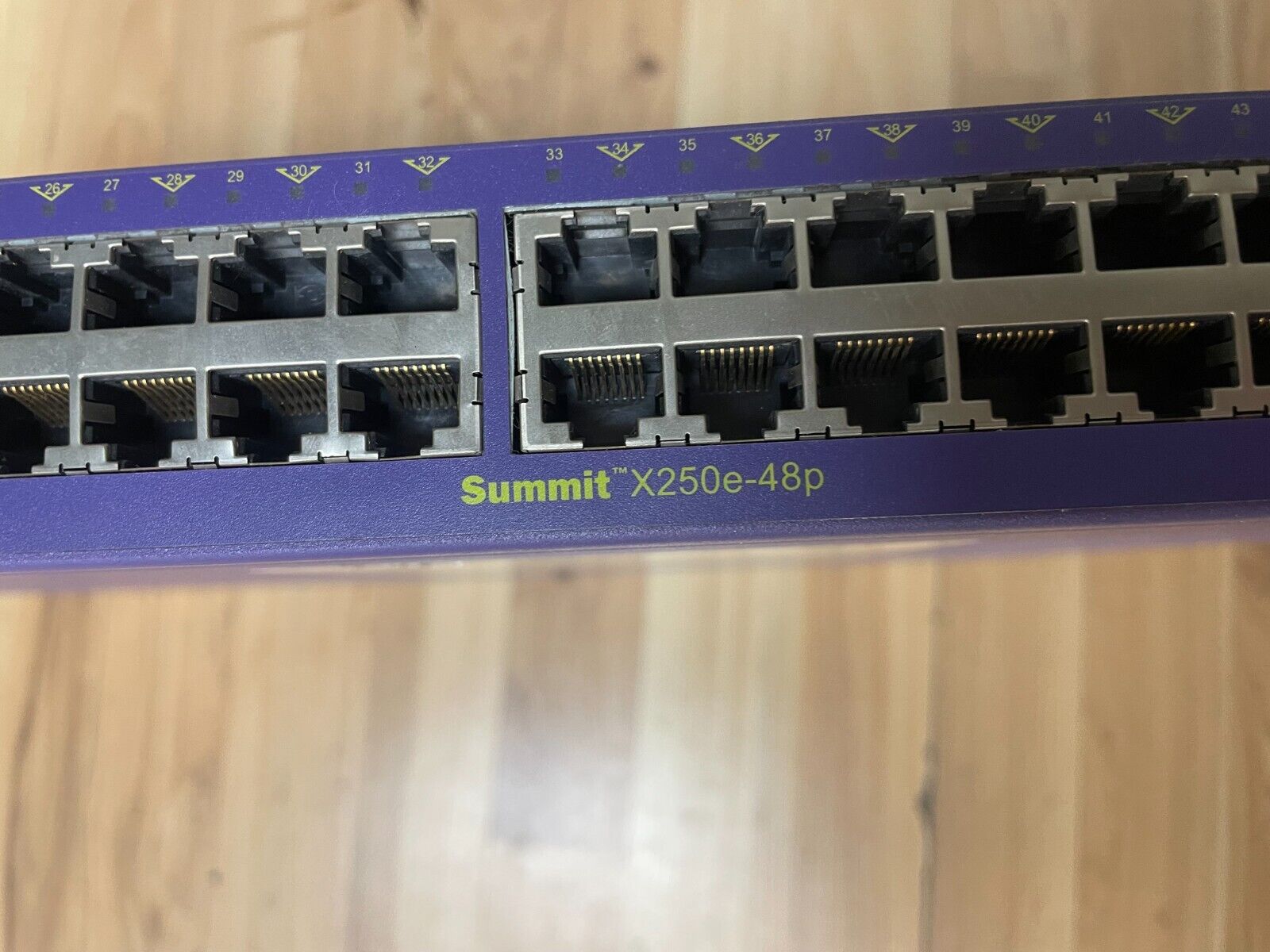 Extreme Summit X250e-48p 48-Port 10/100 Switch PoE