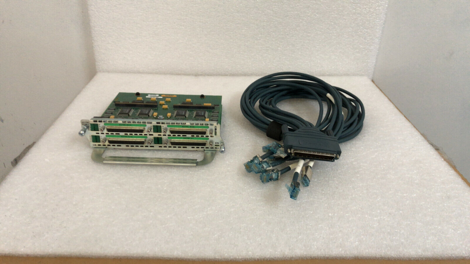 CISCO ASYNC-32A 32-Port Asynchronous Serial Network Module NM-32A w/ OCTAL CABLE