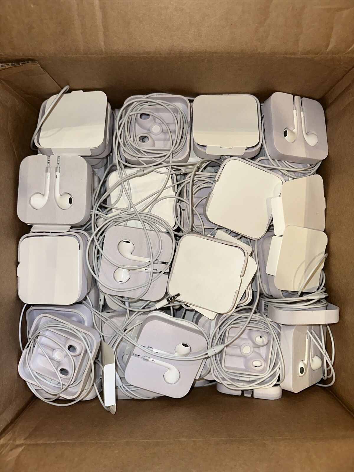 LOT OF 500 OEM GENUINE Apple Wired Stereo Headphone Jack Ear Buds NEW OPEN BOX