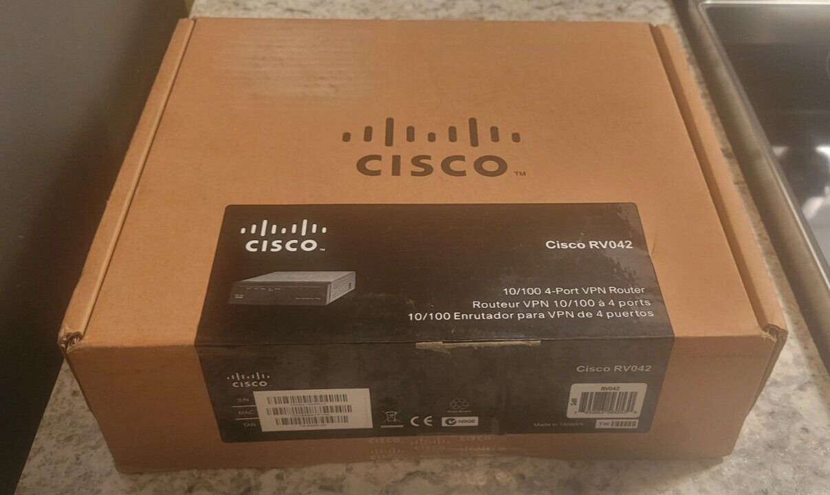 Cisco Small Business RV042 4-Port 10/100 Dual WAN VPN Wired Router NEW