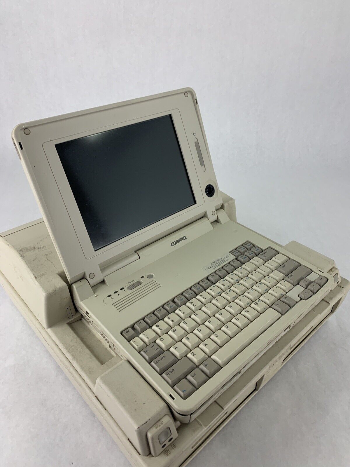 Vintage Compaq LTE ELITE 4/75CX Laptop and Compaq Smartstation  No HDD For Parts