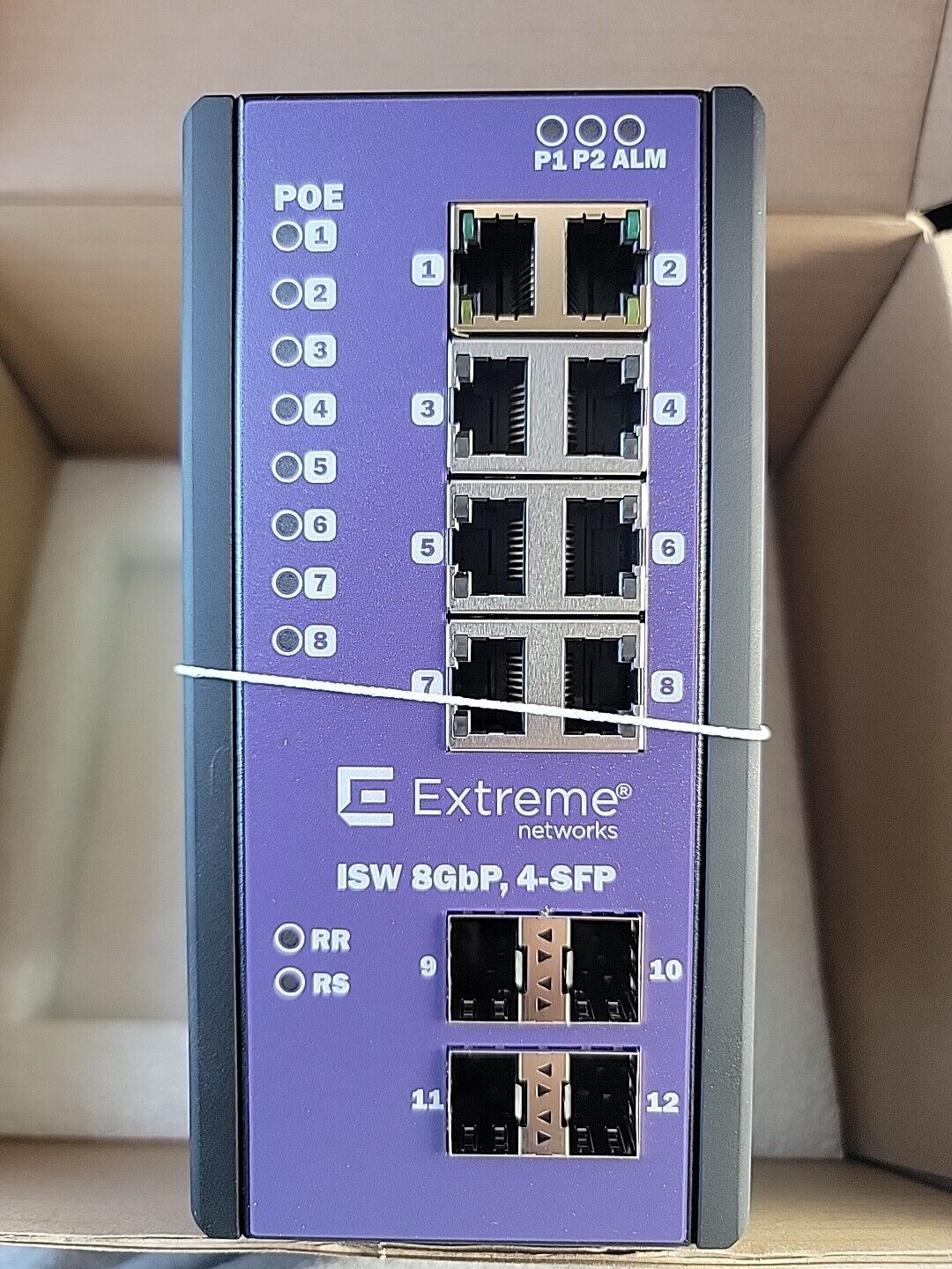 Extreme Networks - 16804 - Extreme Networks ISW 8GBP,4-SFP Ethernet Switch - 8 P