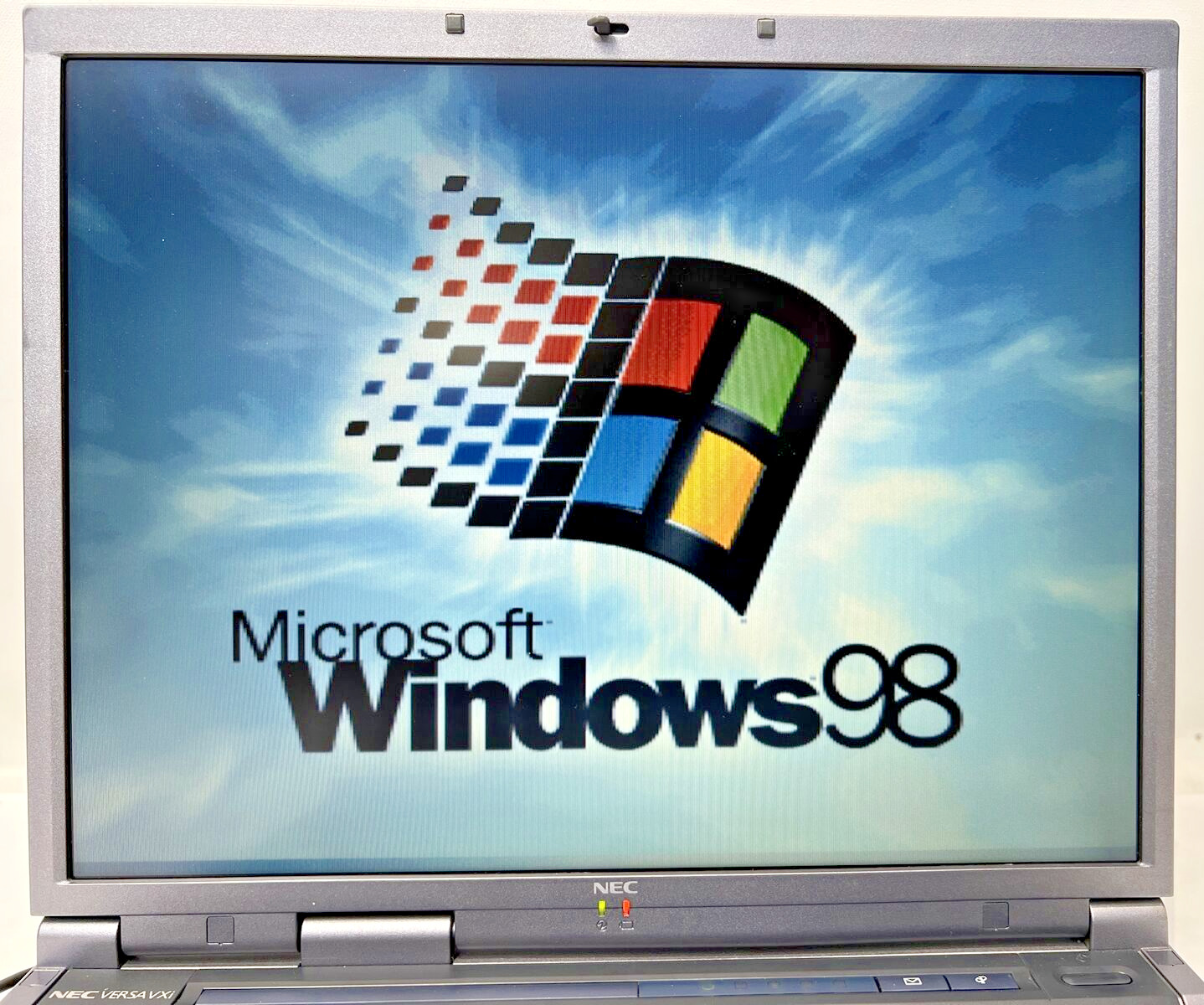 NEC VERSA VXi Laptop Pentium iii, 192MB RAM, 9.35GB HDD, Win 98 w/ Original PSU