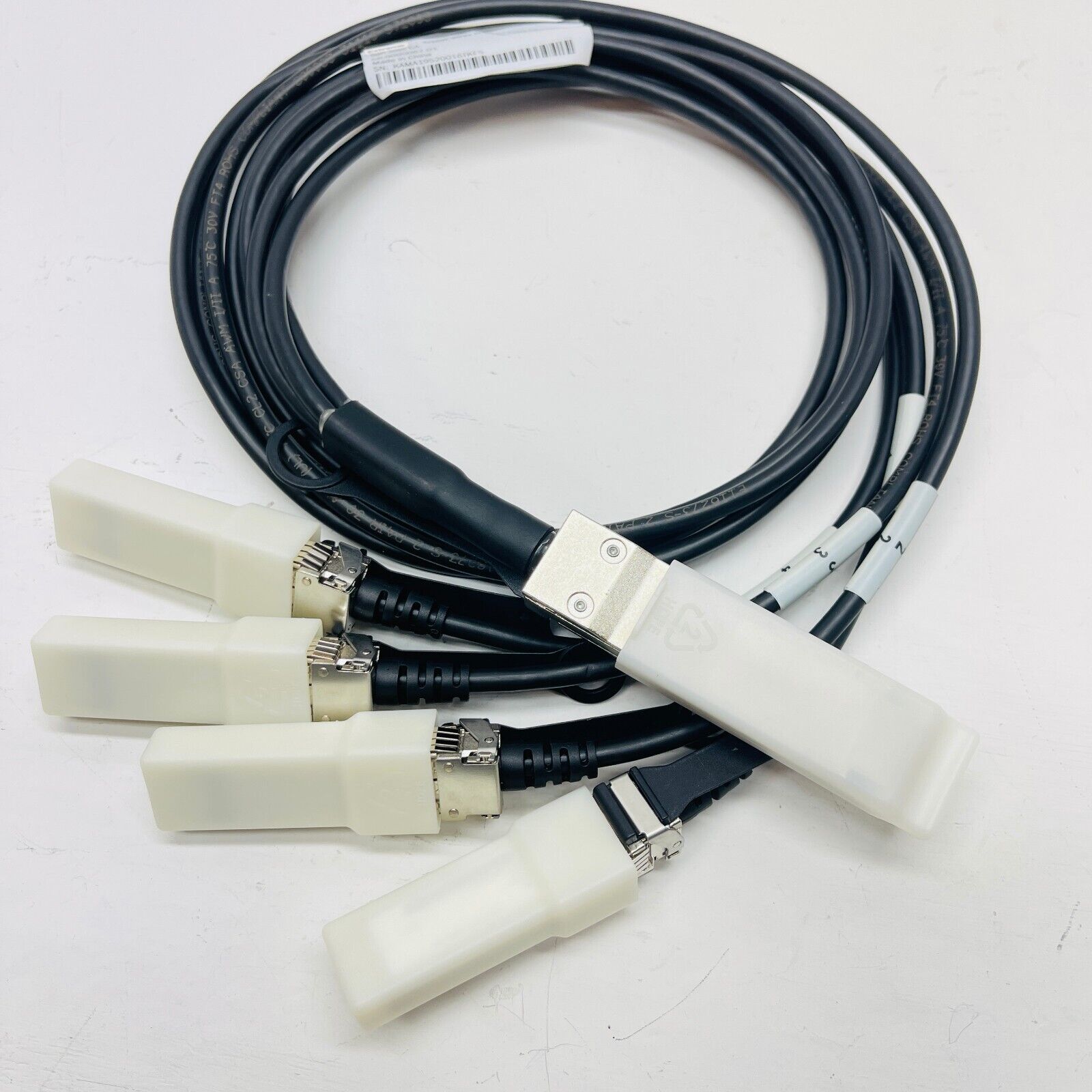 58-0000067-01 Extreme Brocade 4X10GE QSFP+ T0 4SFP+CABLE 1M NEW~