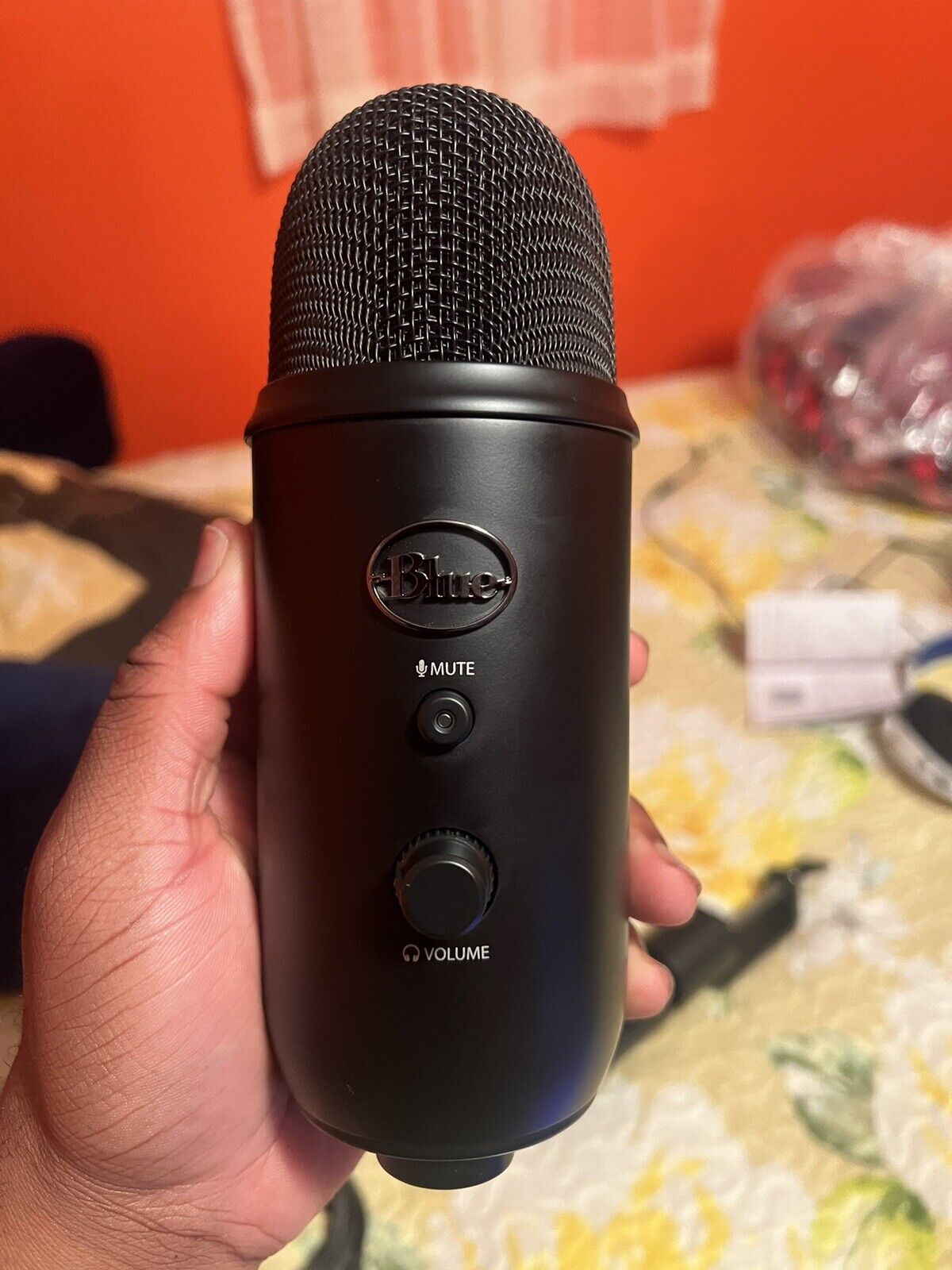 Blue Yeti Professional Multi-Pattern USB Microphone