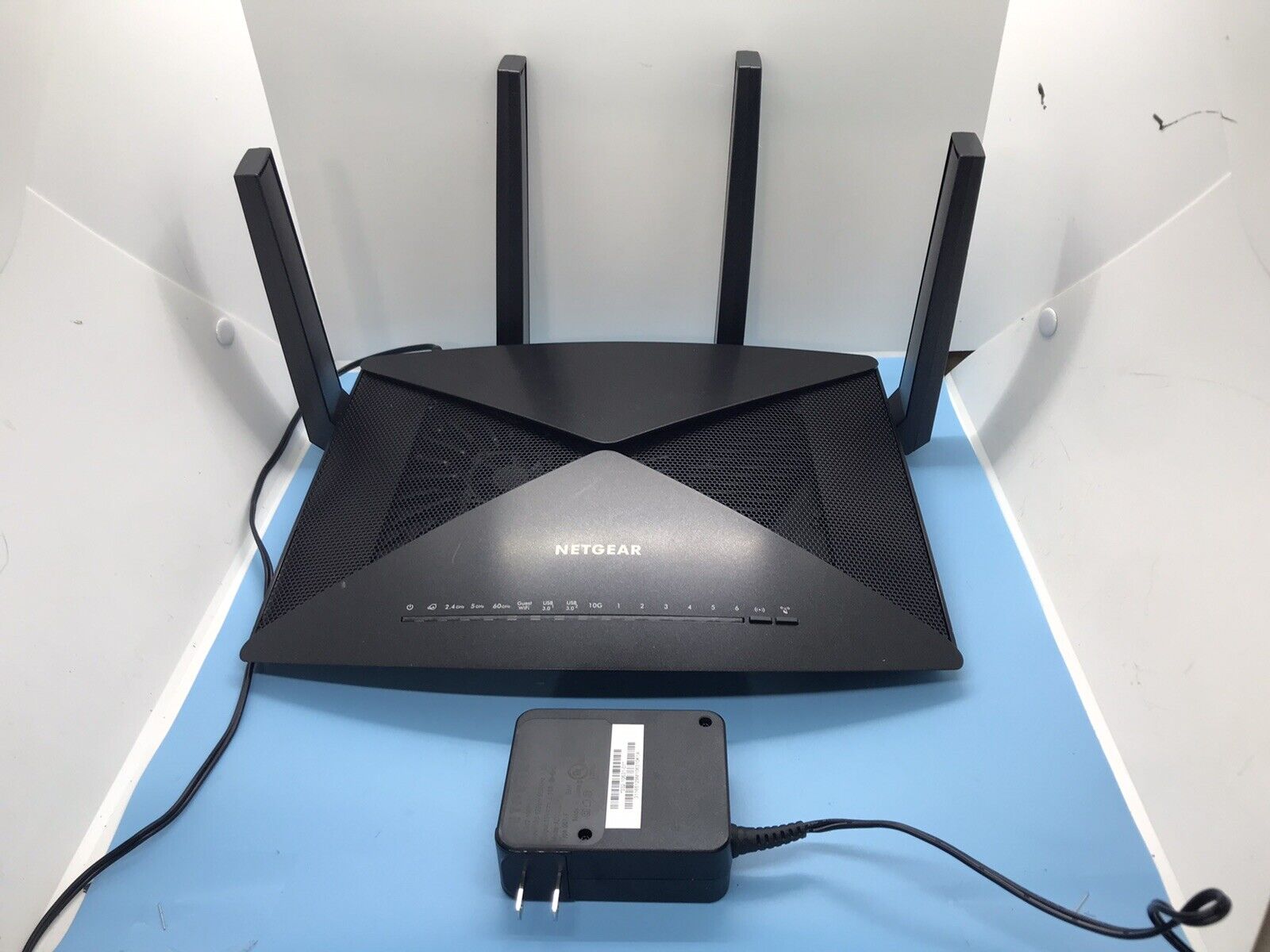 NETGEAR Nighthawk X10 Smart WiFi Router (R9000) - AD7200. Read.