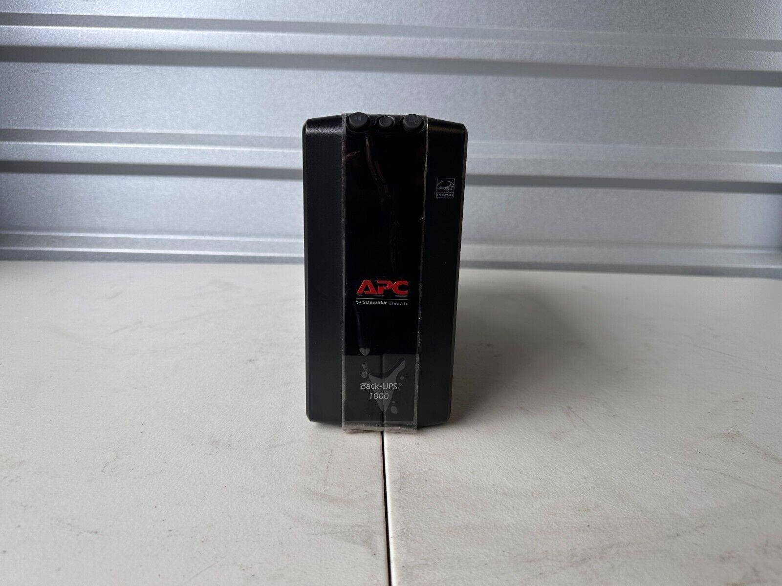 8-Outlet APC Back-UPS Pro 1000 1000VA Uninterruptible Power Supply