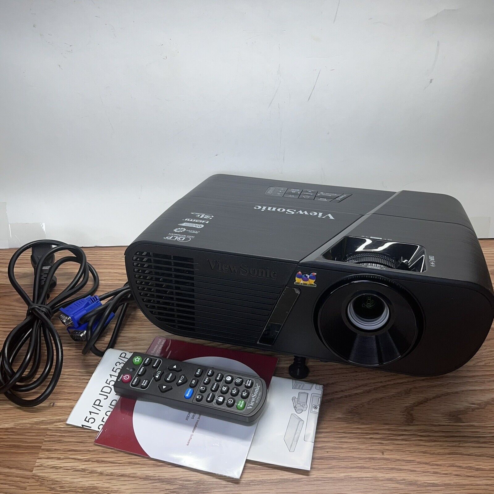 Viewsonic LightStream PJD5155 PJD5 Series DLP TV Projector HDMI