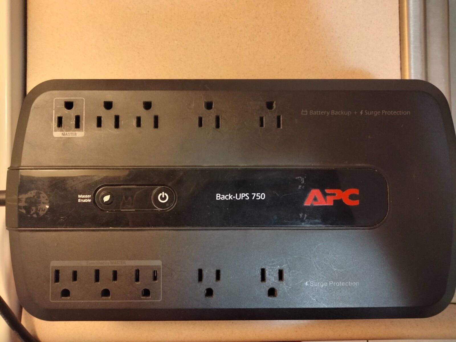 APC Back UPS 750 Battery Backup Surge Protector BE750G TESTED with BATTERY USED