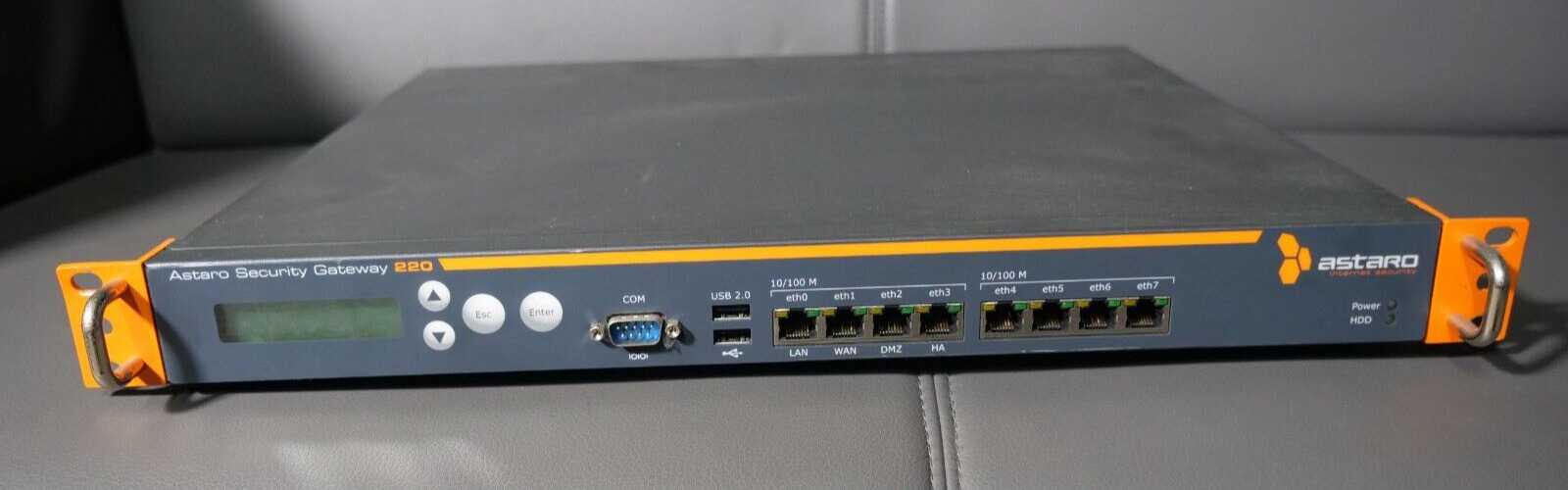 Sophos / Astaro Security Gateway 220 / 8-Port 2xUSB 10/100/1000