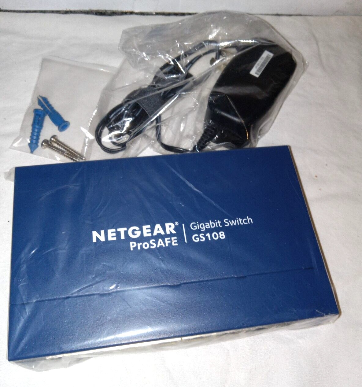 NETGEAR ProSafe GS108 V4 8-Port 10/100/1000 Gigibit Desktop Ethernet Switch NEW