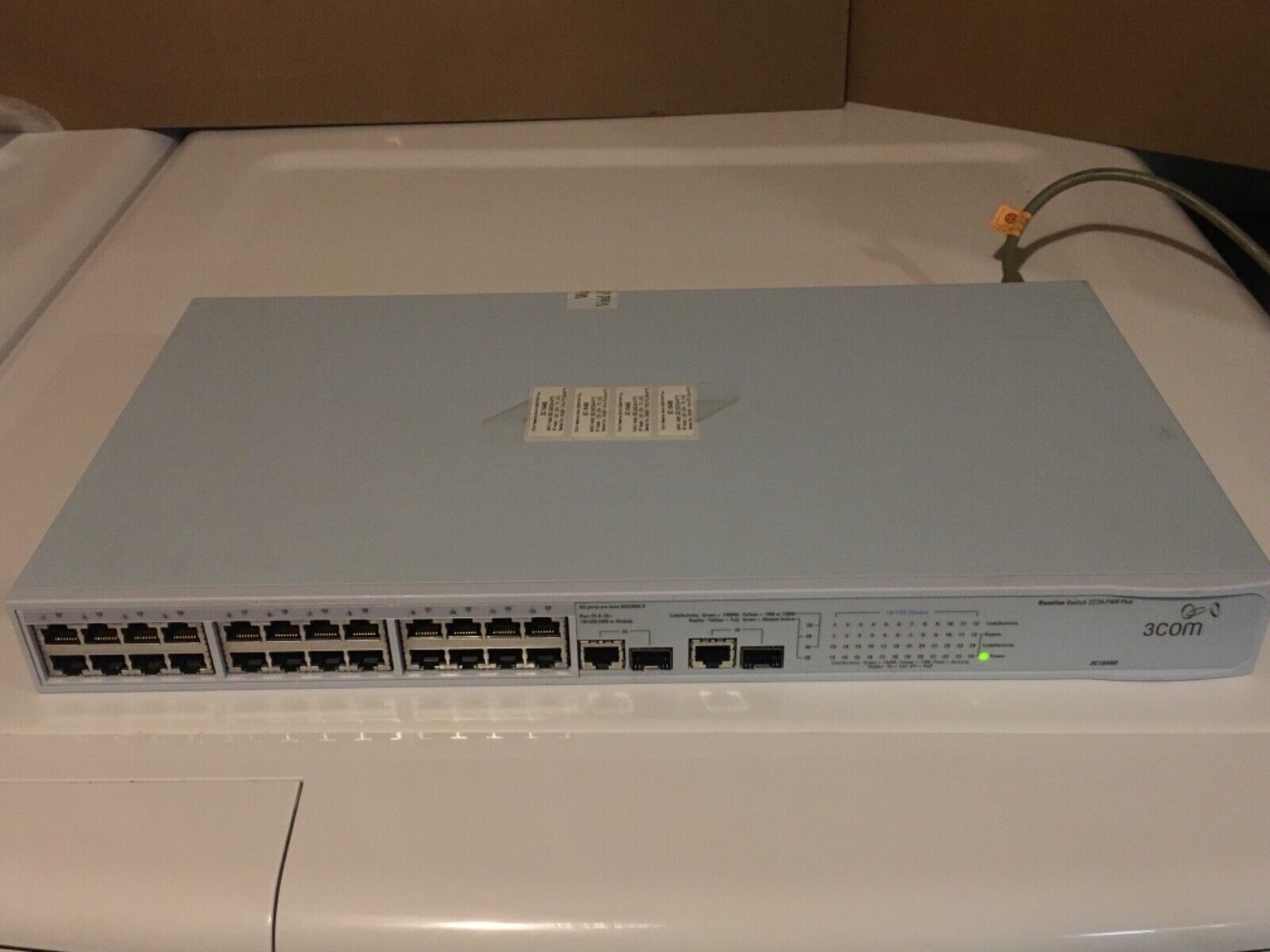 3Com 3C16490 24 Port Baseline Ethernet Switch 2226-PWR Plus W/Power Cord.