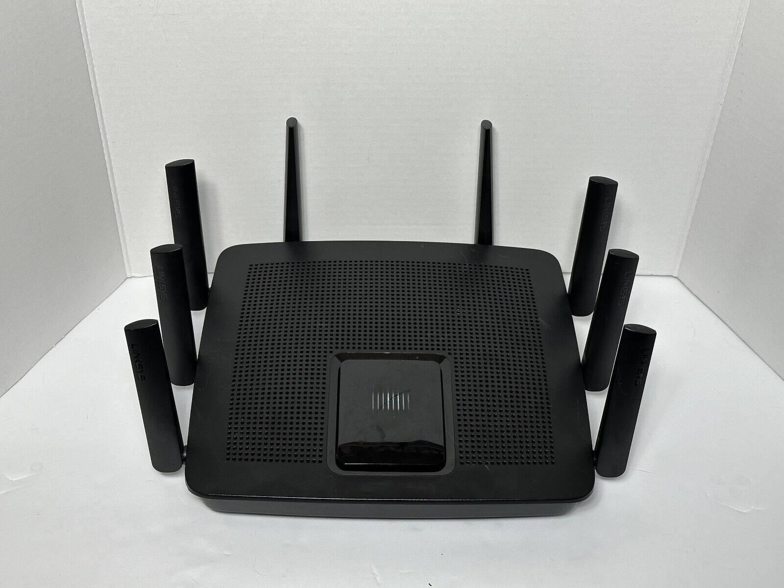 Linksys EA9500V2 Tri Band Wireless Router Works Excellent
