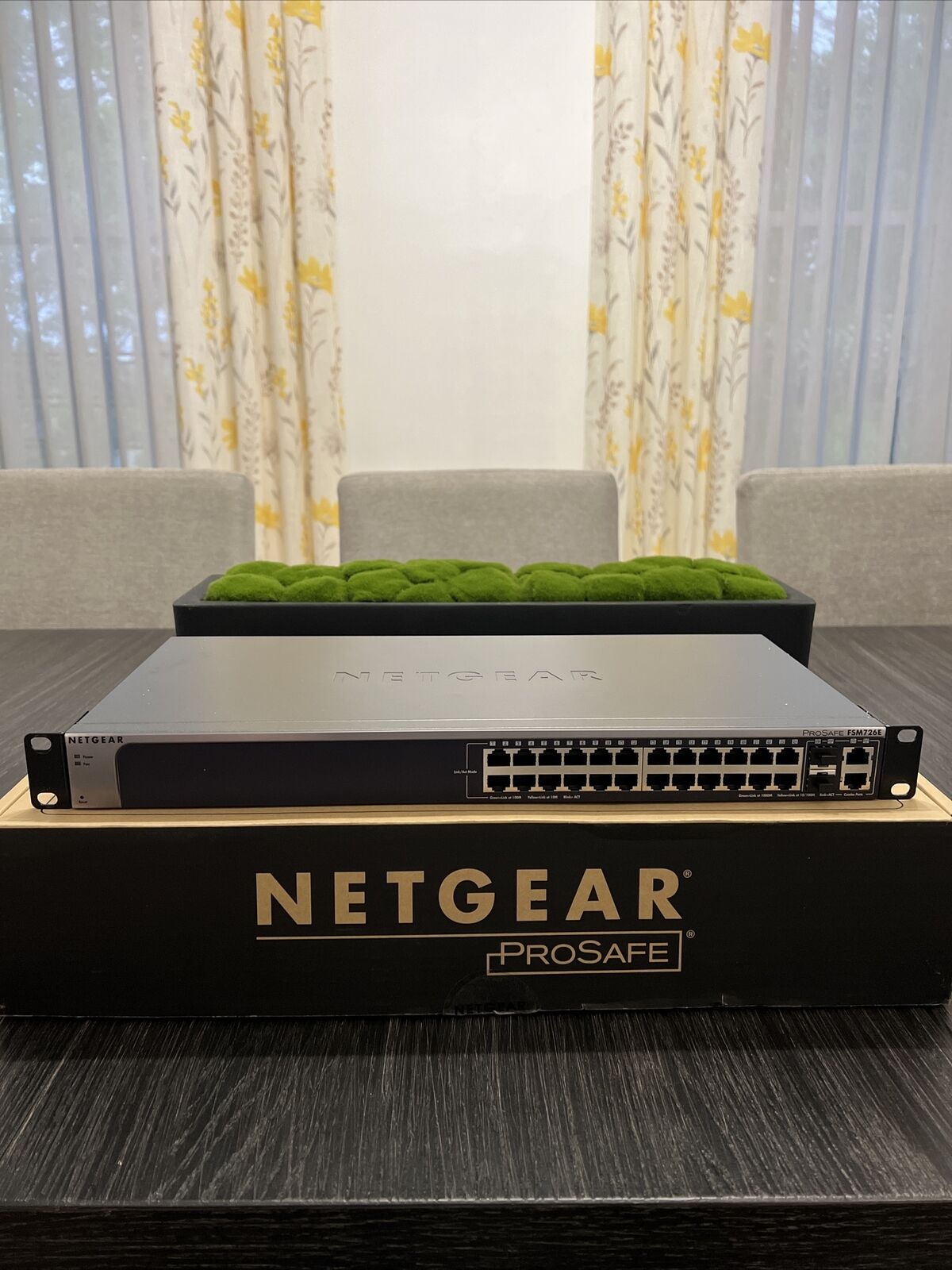 FSM726E NetGear ProSafe 24 Port 10/100Mbps Layer 2 Managed Switch Gigabyte ports