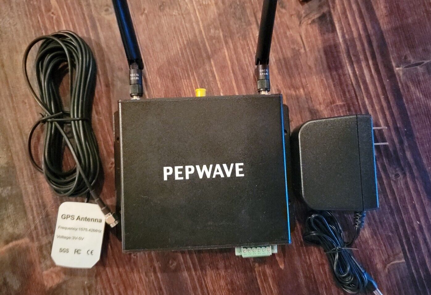 Pepwave Max BR1 ENT LTEA with GPS Antenna Extender