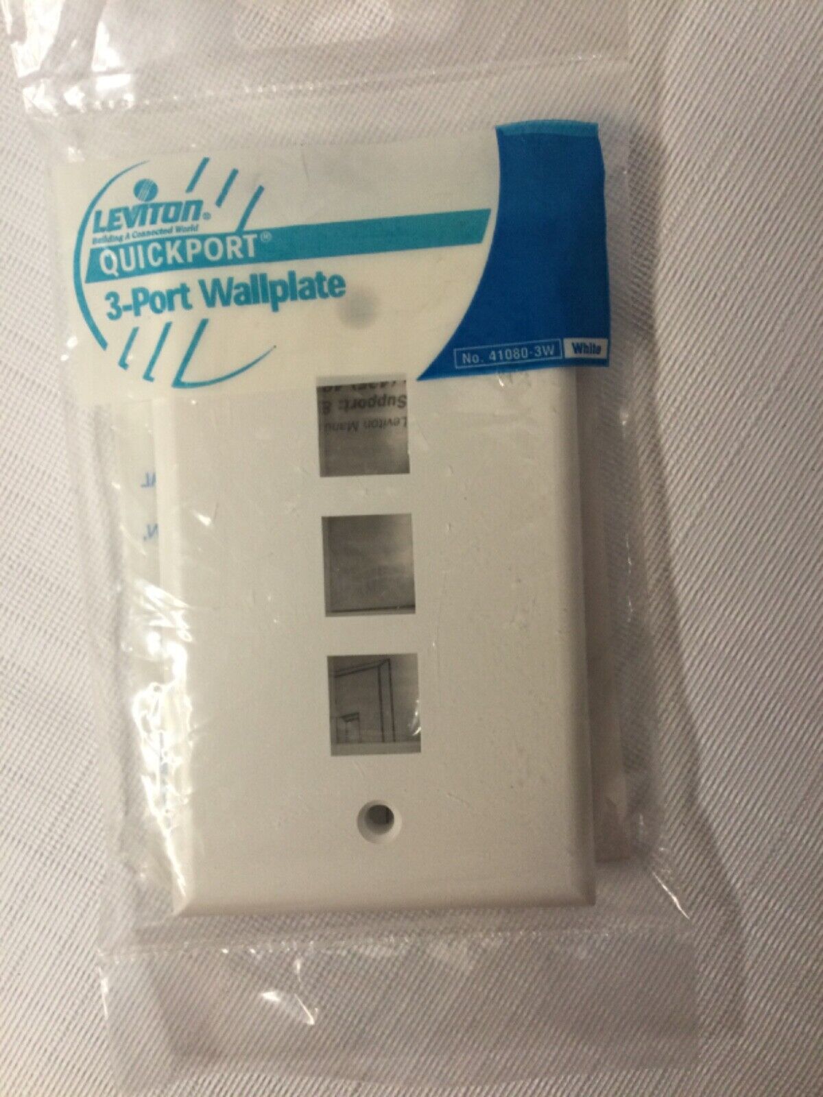 Leviton QuickPort 3-Port Wall Plate (NIP) Plastic White R04-41080-3W