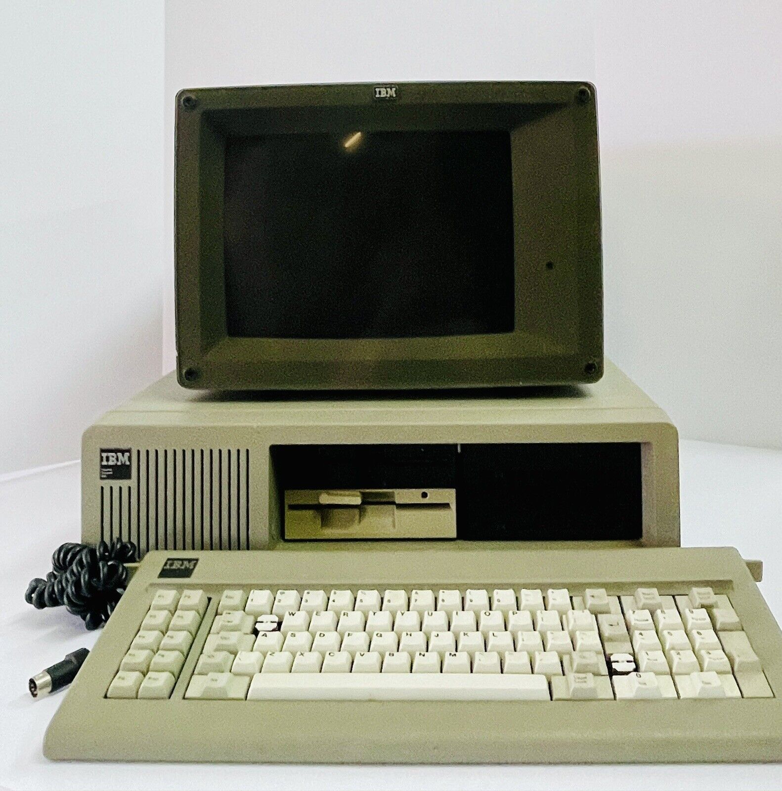 IBM Industrial Computer 5531, Monitor 5532, and Keyboard