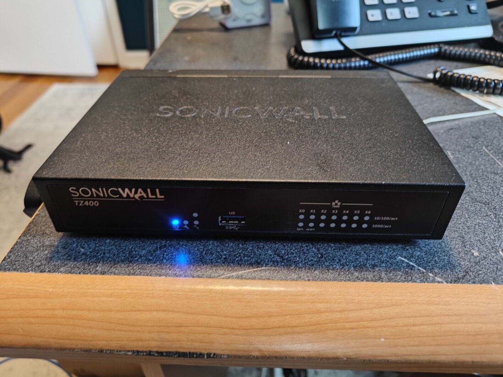 SonicWall TZ400 Wireless Firewall Tested Power W/Power Adapter READ