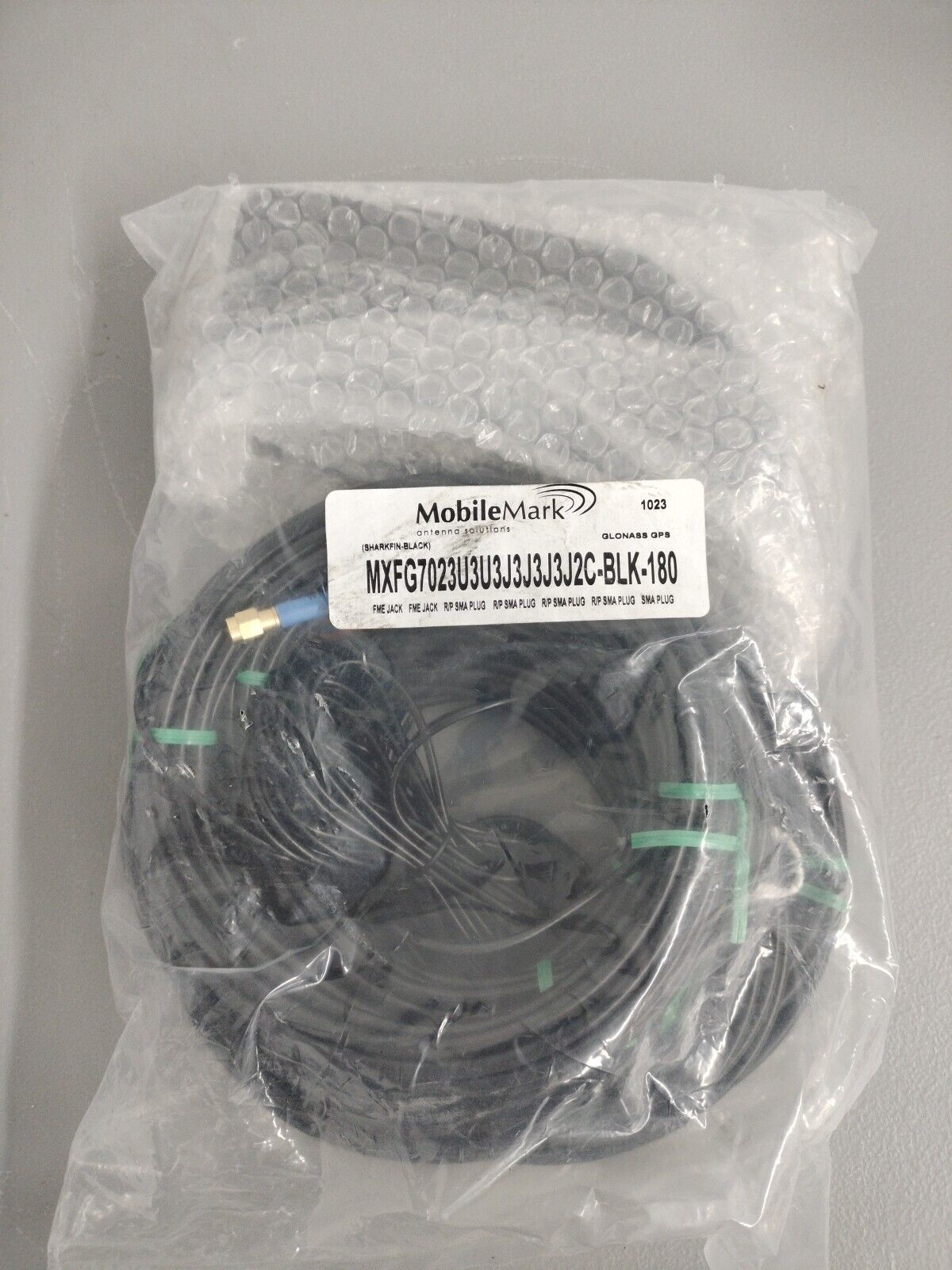 MobileMark MXFG702  MaxFin Multi-band Antenna- Black - 15Ft