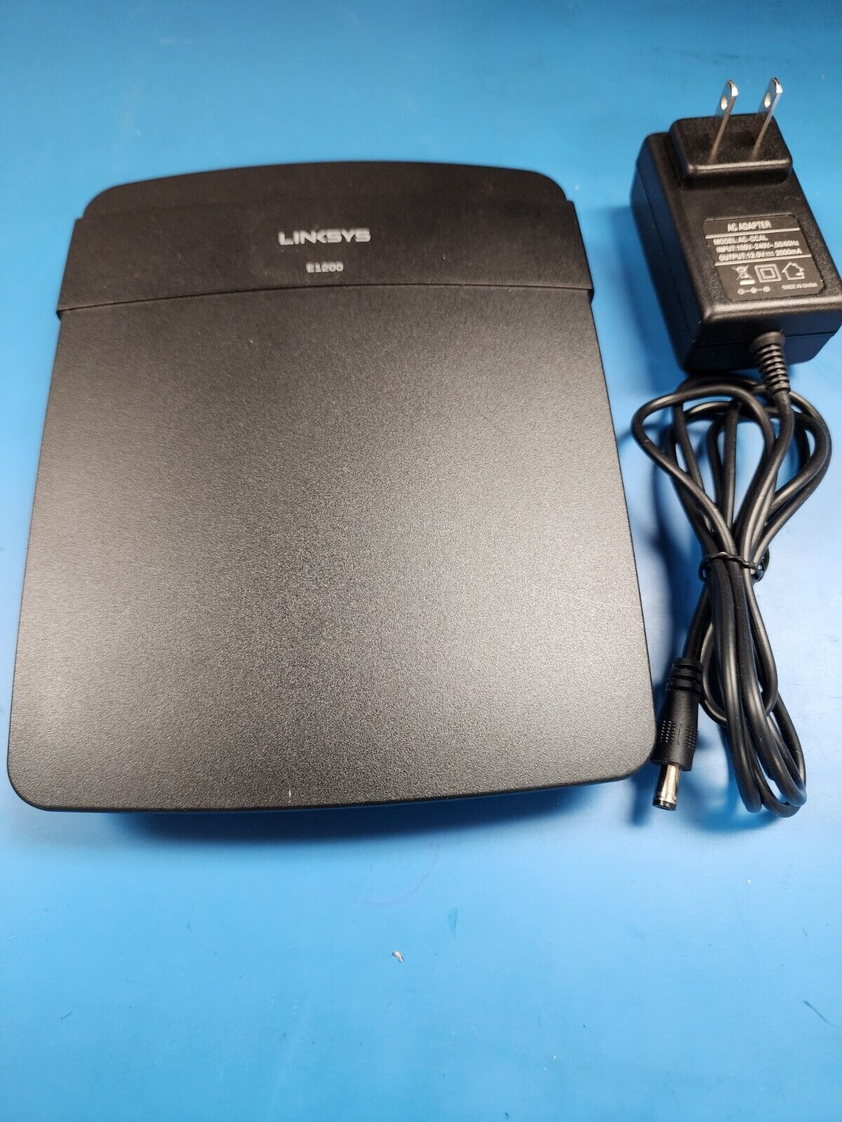Cisco Linksys E1200 v2 Wireless N 300 Mbps 4-Port 10/100 Wifi Router With AC