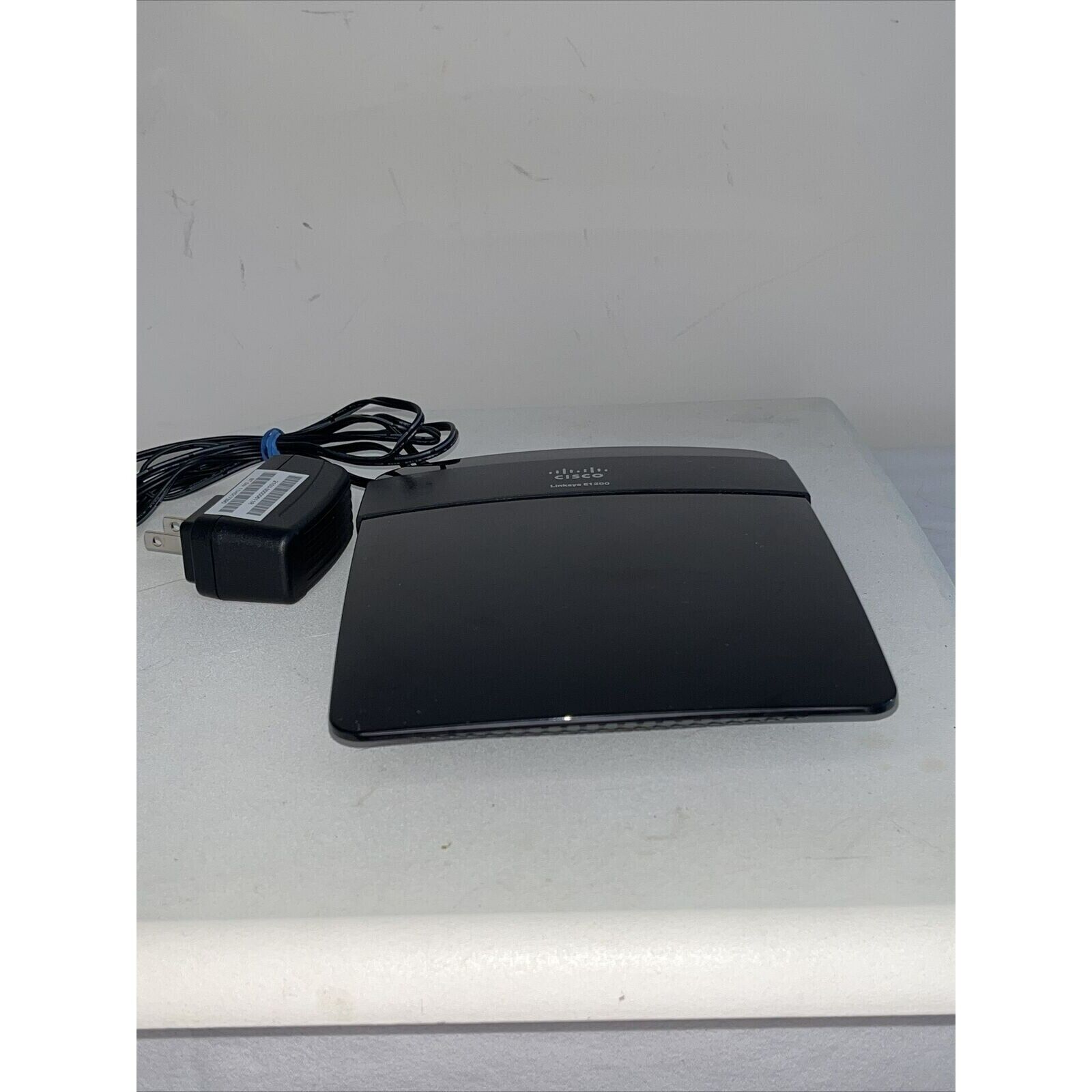 Cisco Linksys E1200 4-Port Gigabit Ethernet Dual-Band Wireless Router Only