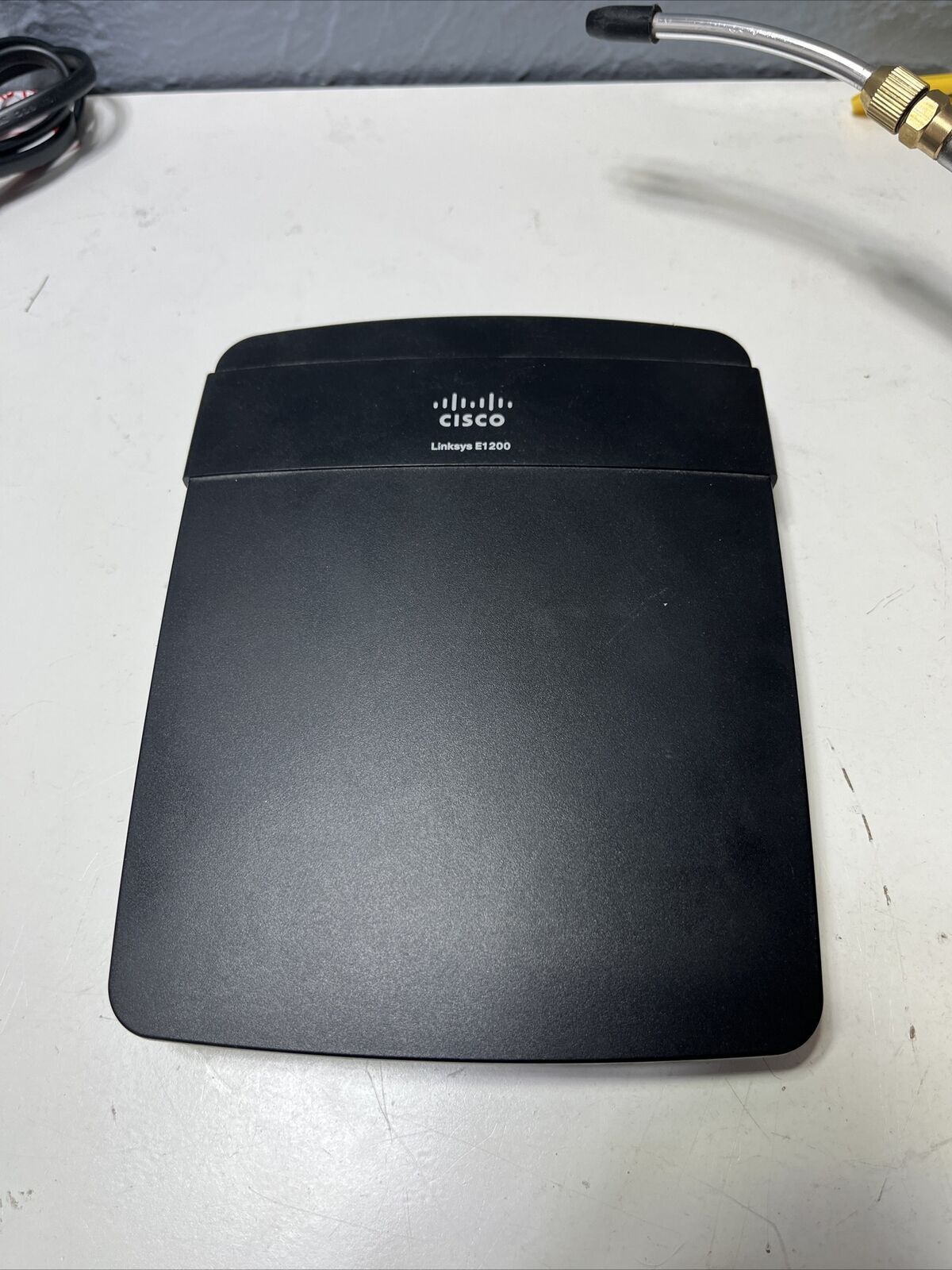 Cisco Linksys E1200 4-Port Gigabit Ethernet Dual-Band Wireless Router - UNTESTED
