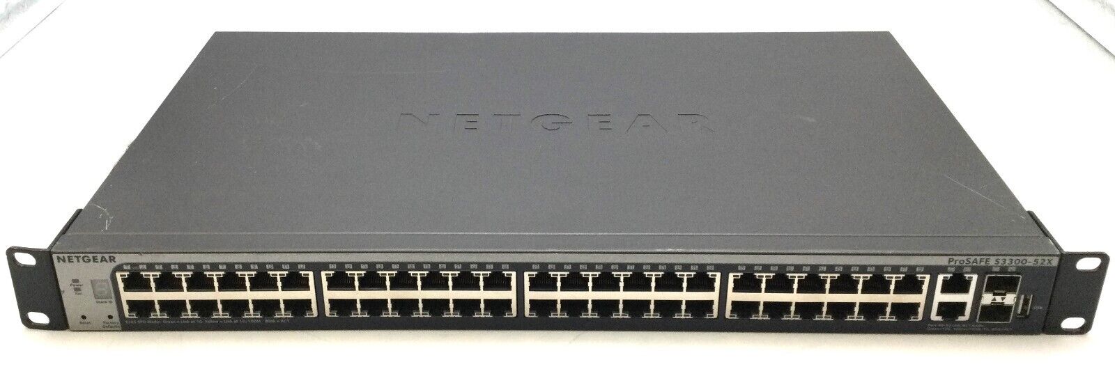 Netgear ProSAFE S3300-52X GS752TX 52-port Gigabit Stackable Smart Switch