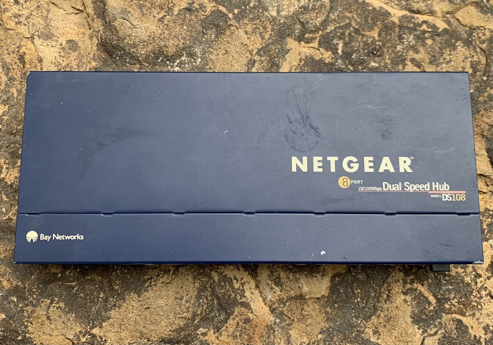  Netgear Dual Speed Hub DS108 Router. Good conditioned 