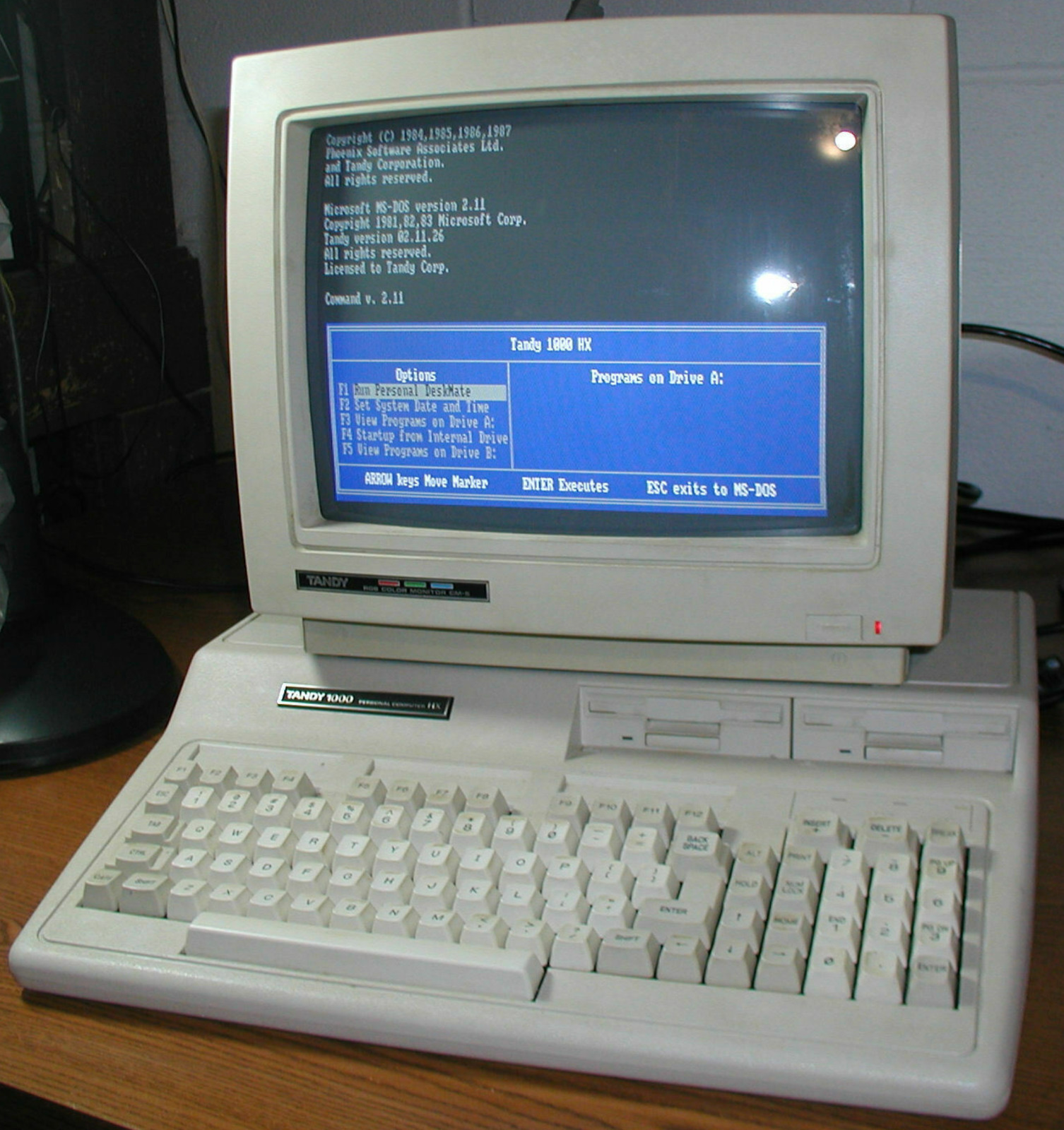 Tandy 1000 HX Boot system and Deskmate Disks / 3.5 Floppies   