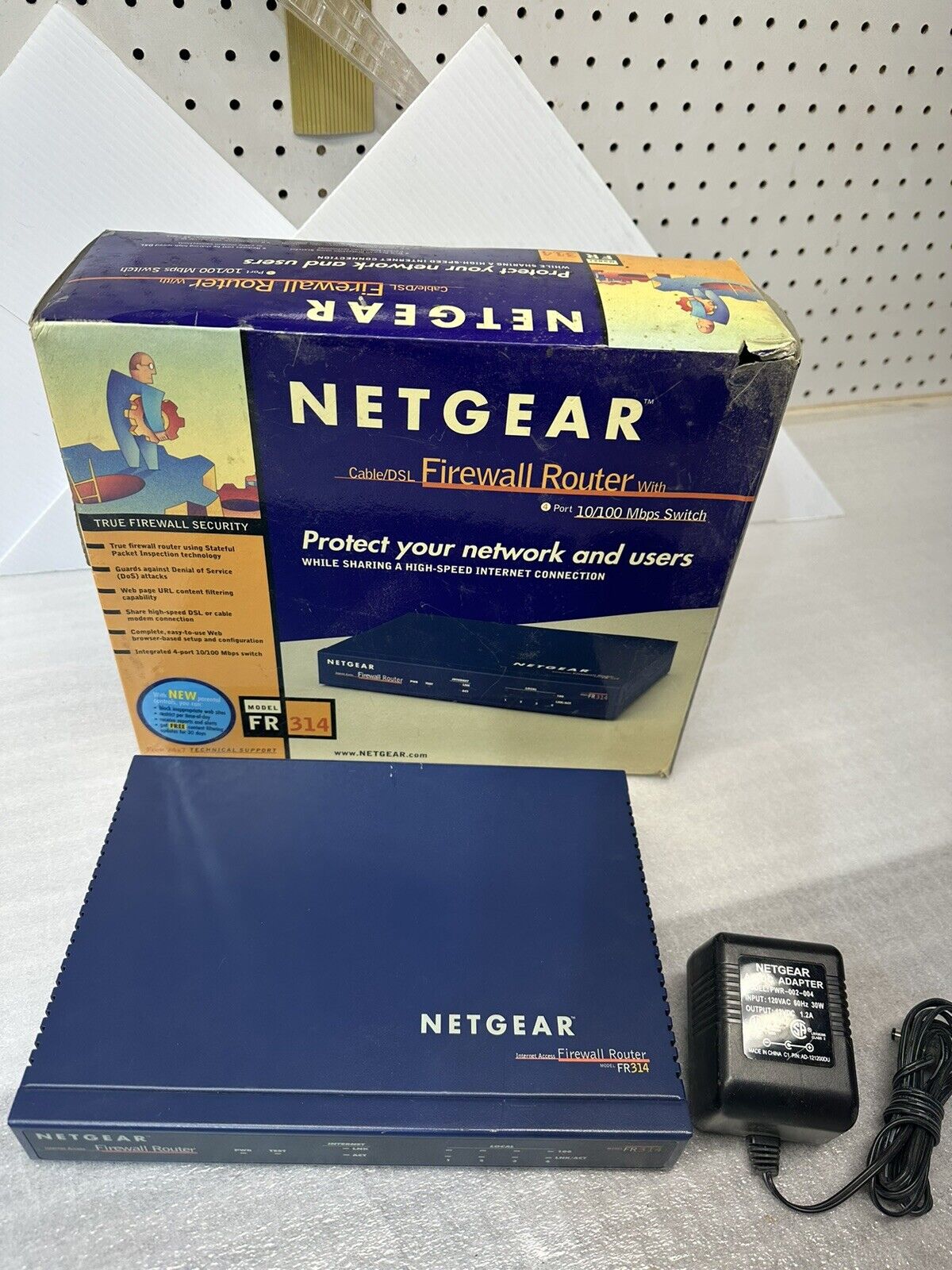 Netgear FR314 100 Mbps 4-Port 10/100 Wireless Router (FR314)