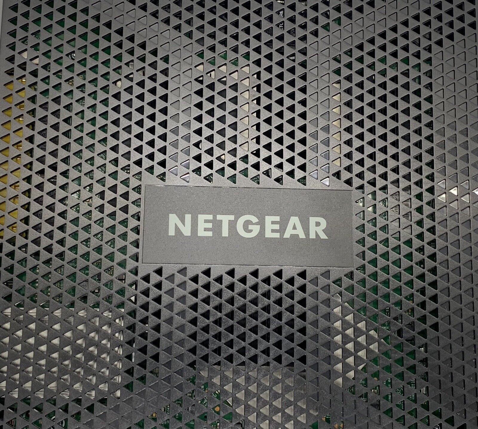 NETGEAR Nighthawk C7000v2 AC1900 Wi-Fi Cable Modem Router 