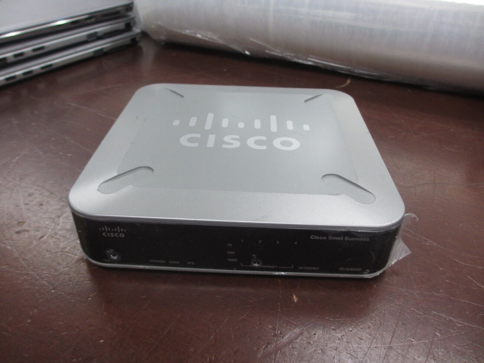 Cisco Linksys RVS4000 4-port Gigabit Security Router [NO AC]
