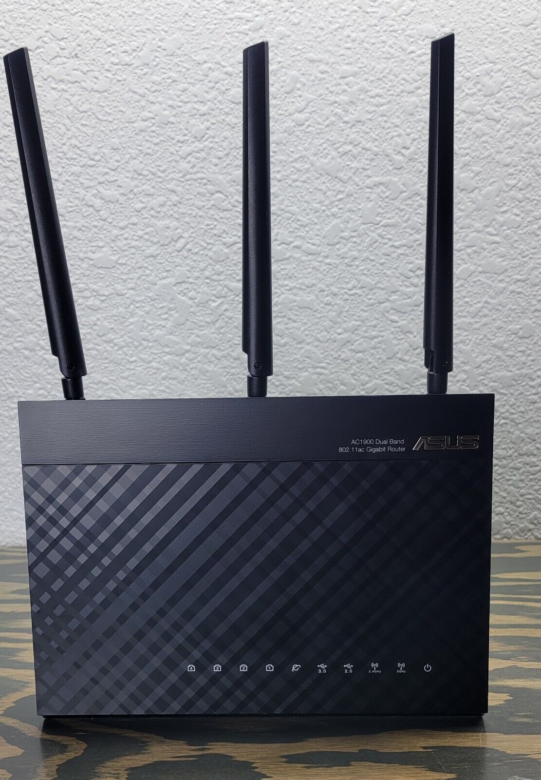 ASUS AC1900 Dual Band Wireless Router Model RT-AC68U NO CHARGER