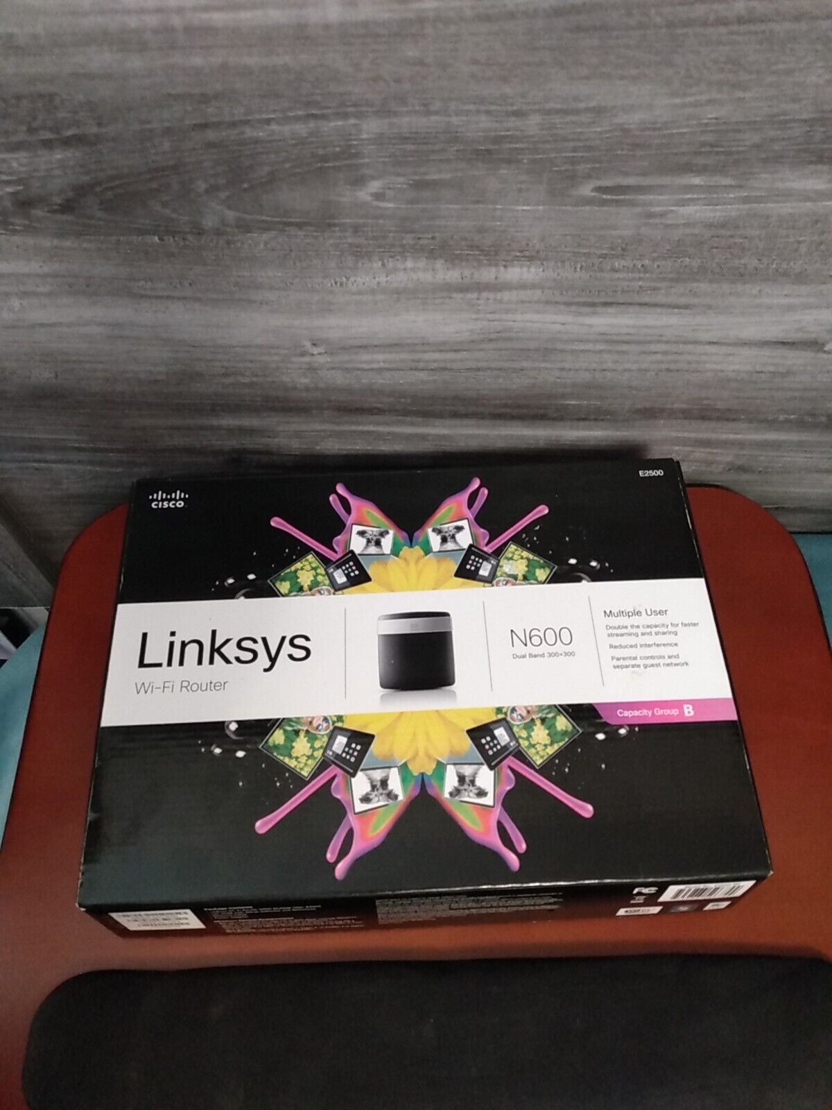 Linksys E2500 N600 Advanced High Speed Simultaneous Dual-Band Wireless-N Router