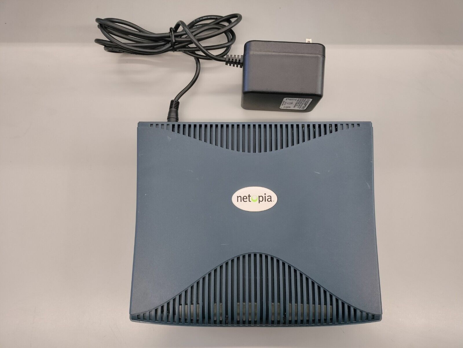 Motorola Netopia 4622-XL T1 VPN 8-Port 10/100 Wired Router