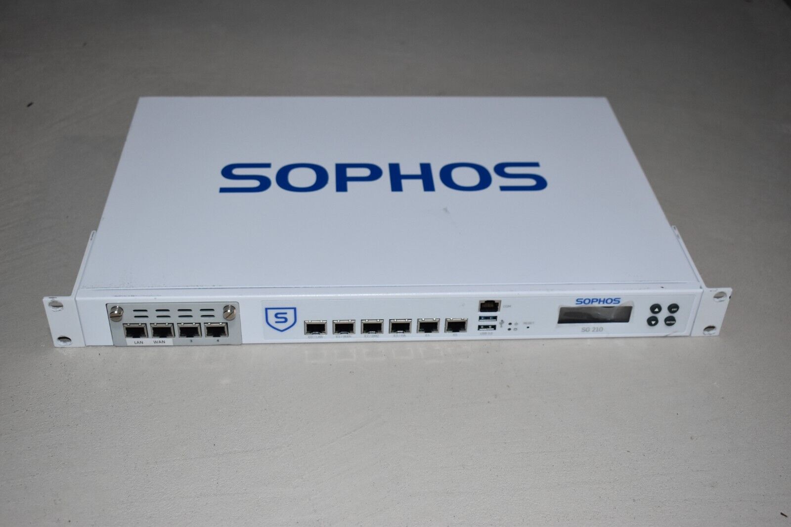 Sophos 10 port Gigabit Rackmount OPNsense Firewall Xeon E3-1225v3 8GB RAM AES-NI
