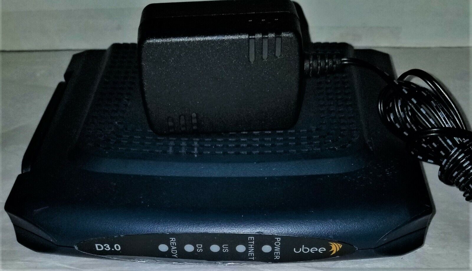 Ubee D3.0 Ethernet Modem Model U10C035  w/ AC Adapter