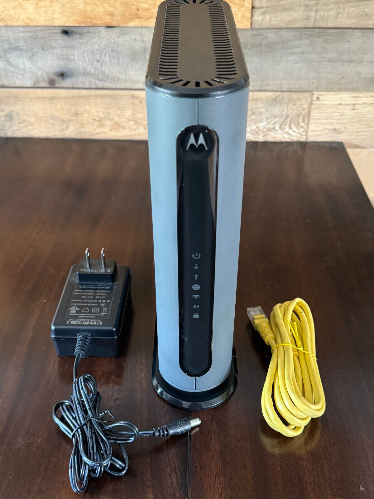 Motorola MG7550 Dual Band AC1900 Cable Modem and Wi-Fi Router