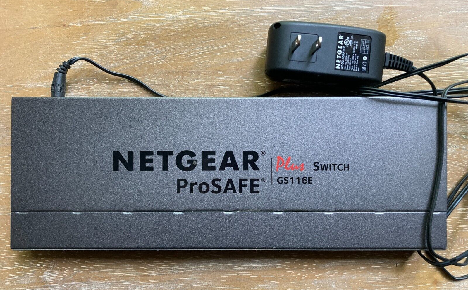 Netgear ProSAFE Plus 16 Port Gigabit Switch *Used*  GS116Ev2 with Adapter