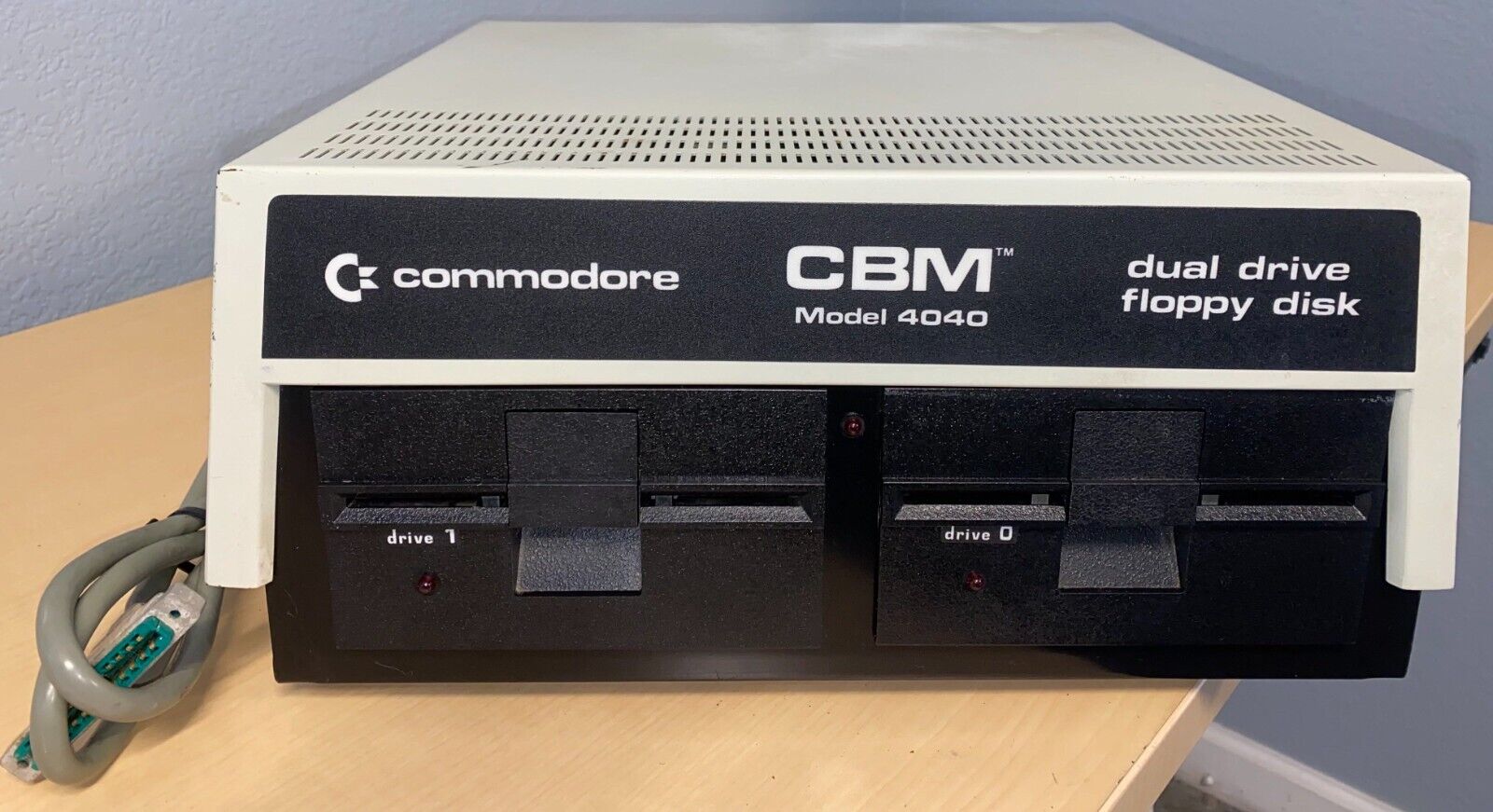 Commodore CBM 4040 Dual 5.25\