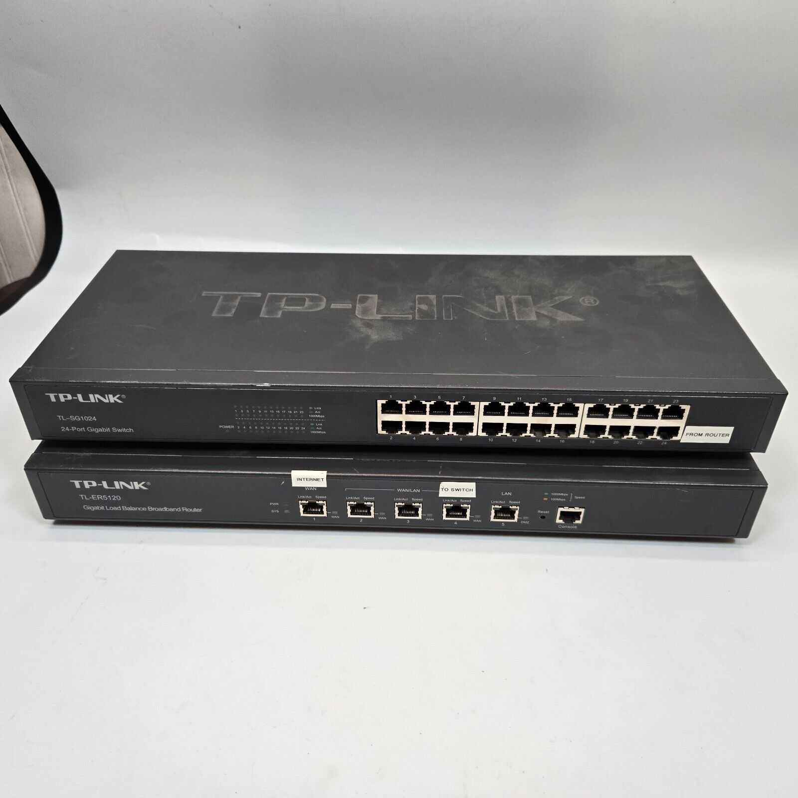 TP-Link TL-ER5120. Ver.2.1 Gigabit Load Balance Router w/ SG1024 gigabit switch