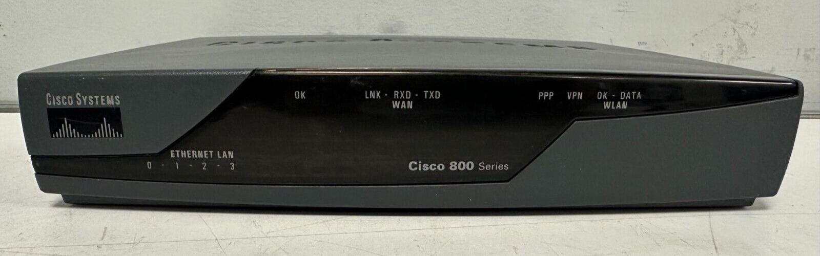 Cisco 871W 54 Mbps 4-Port 10/100 Wireless  Router NO AC-ADAPTER #N598