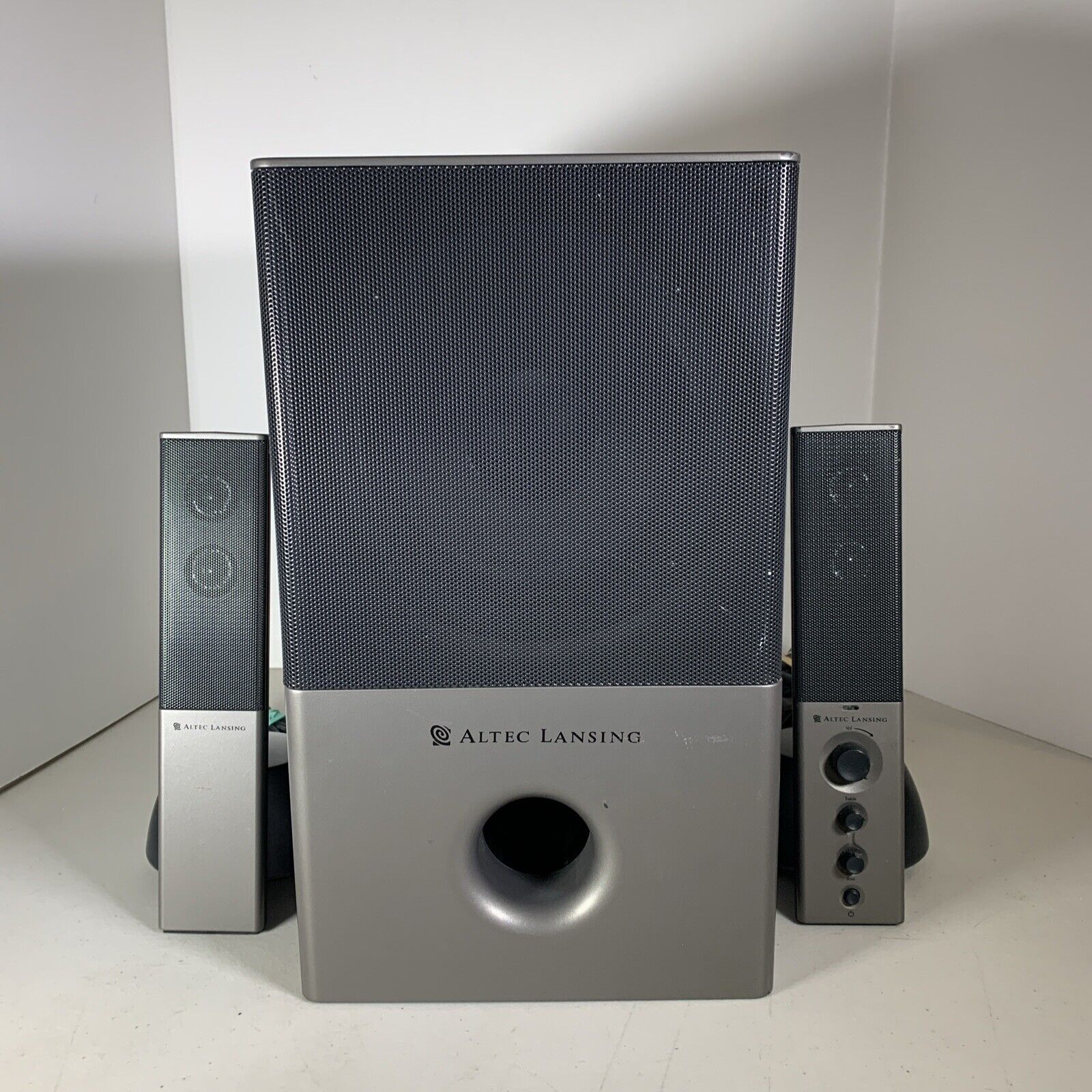 Altec Lansing VS4121 Home Theater Quality Computer Speakers With Subwoofer