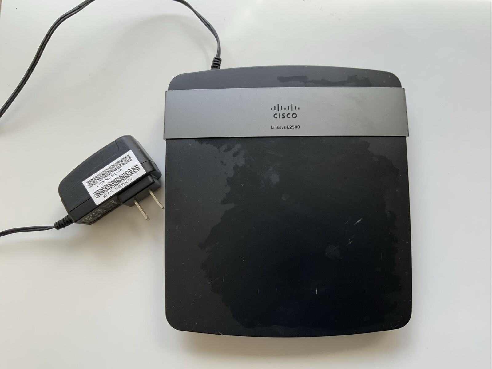 Cisco Linksys E2500 300 Mbps 4-Port 10/100 Wireless Router