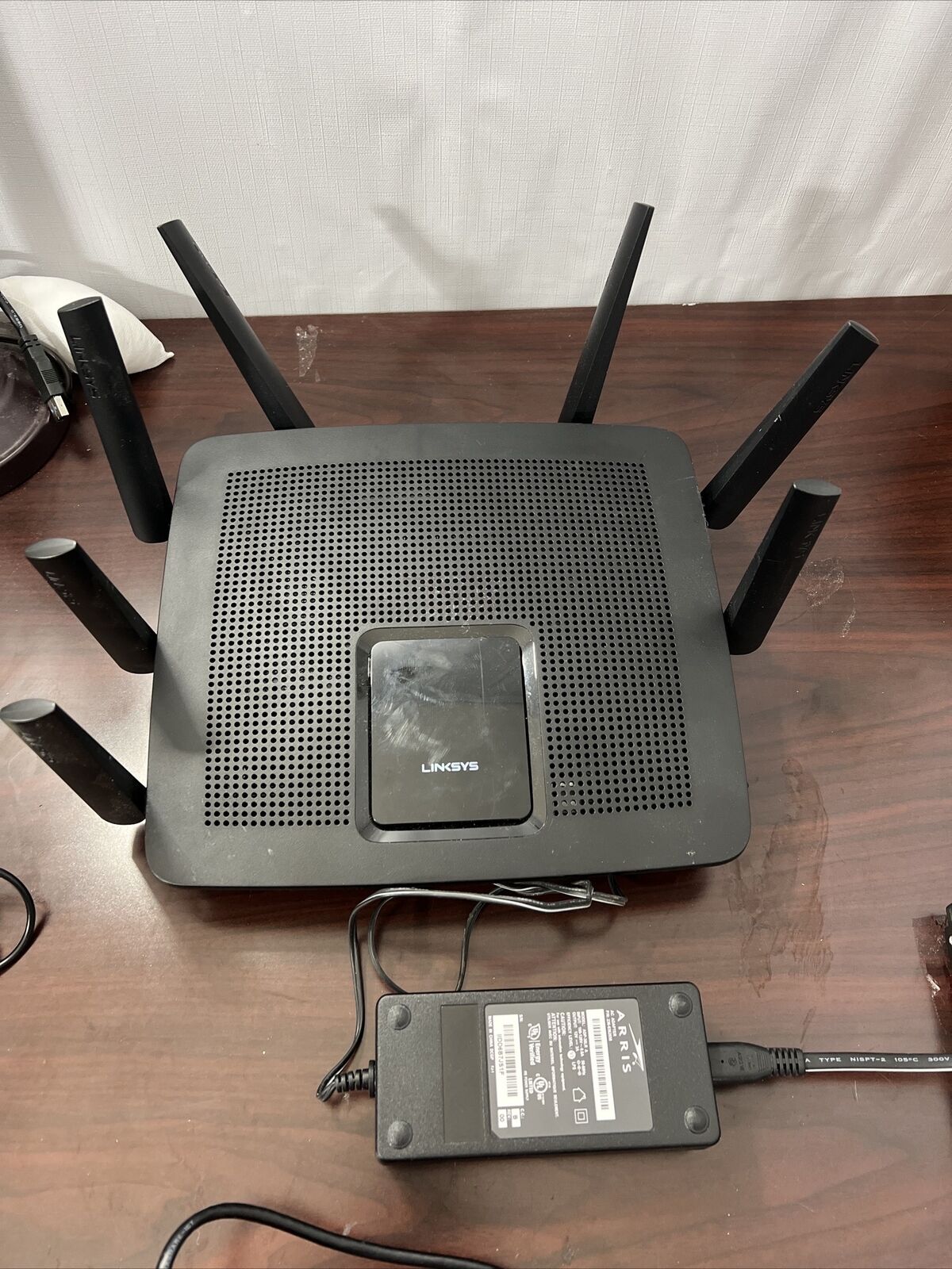 Linksys EA9500 V2 Wireless Gigabit Router Wi-Fi One Antenna Broke